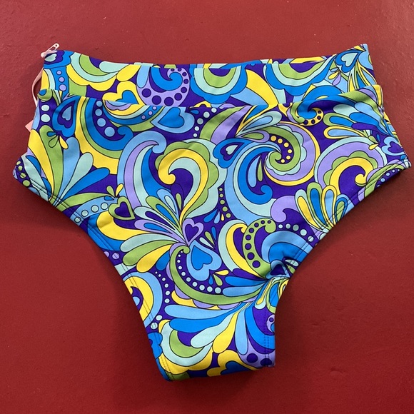 Alpine Butterfly Lover Bottom in Psychedelic Paisley - Picture 2 of 5